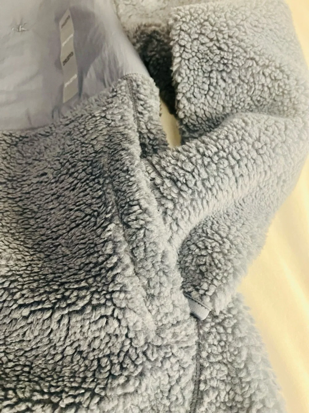 Calvin Klein Light Blue Satin-Like Interior with Care Tag - Picture 8 of 10